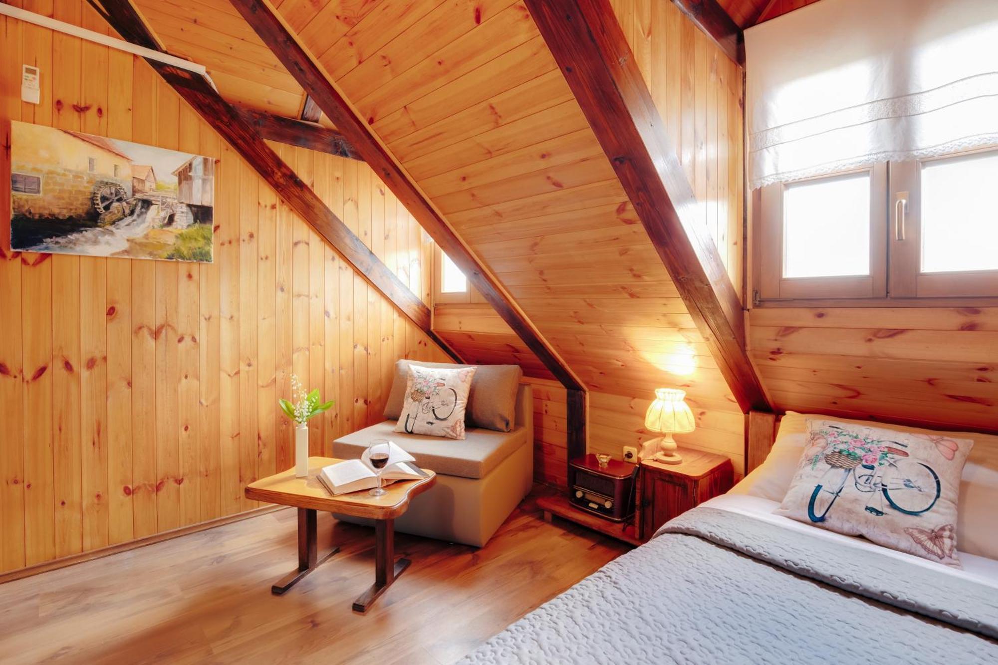 Guesthouse Pod Rastockim Krovom Слунь Екстер'єр фото