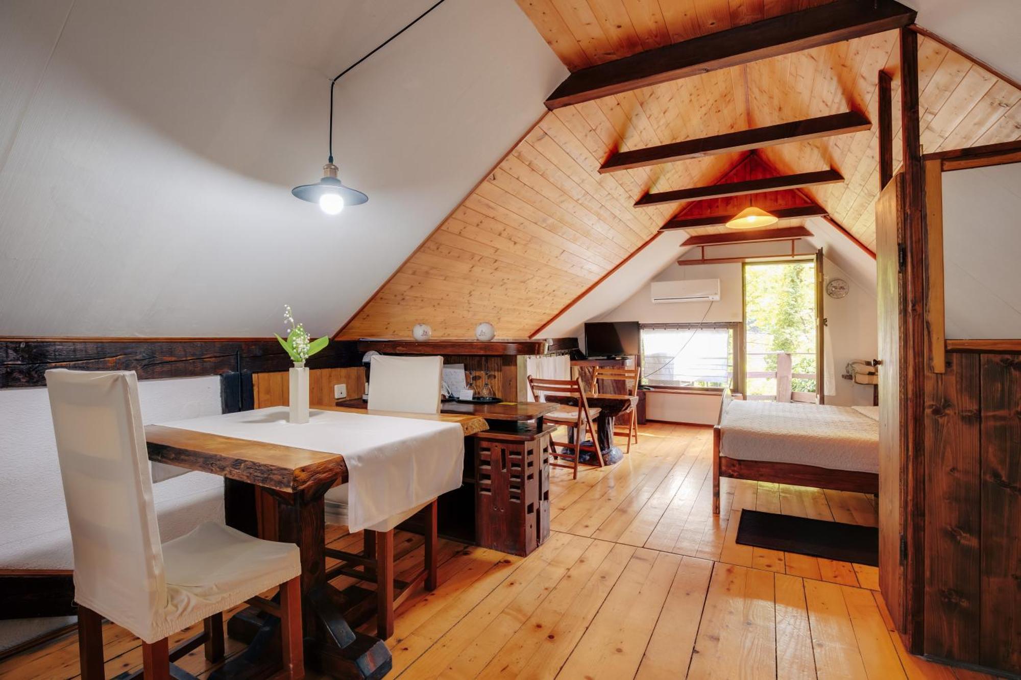 Guesthouse Pod Rastockim Krovom Слунь Екстер'єр фото