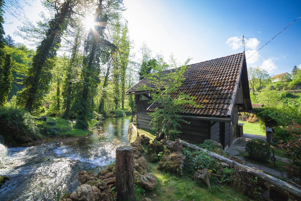 Guesthouse Pod Rastockim Krovom Слунь Екстер'єр фото