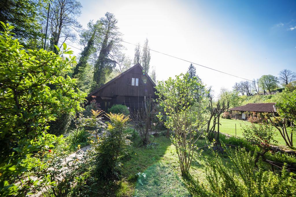 Guesthouse Pod Rastockim Krovom Слунь Екстер'єр фото